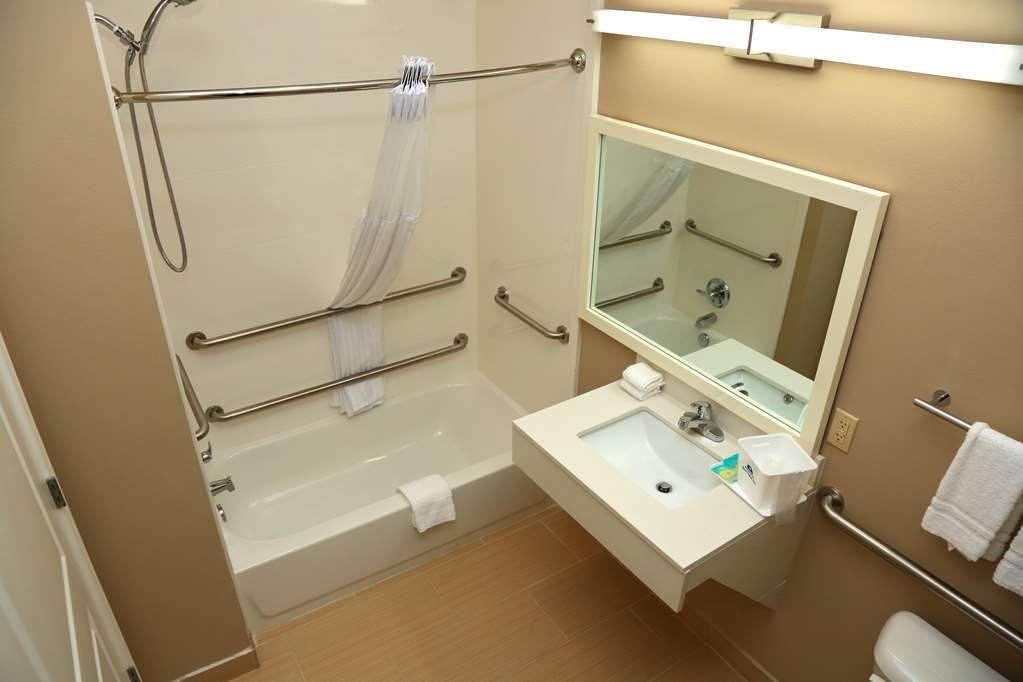 Americas Value & Suites-prairieville Hotel 2*