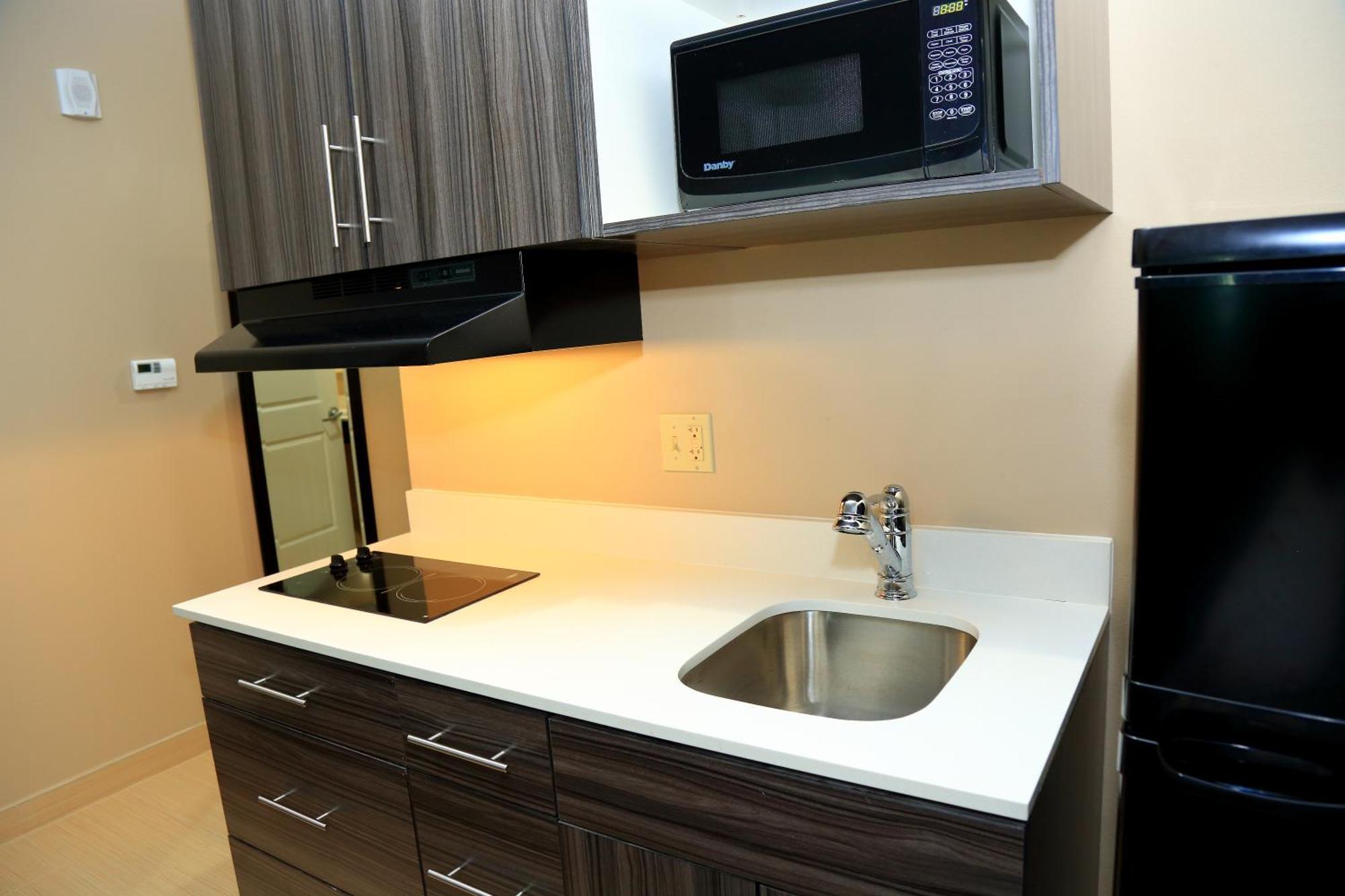 Americas Value & Suites-prairieville Hotel 2*