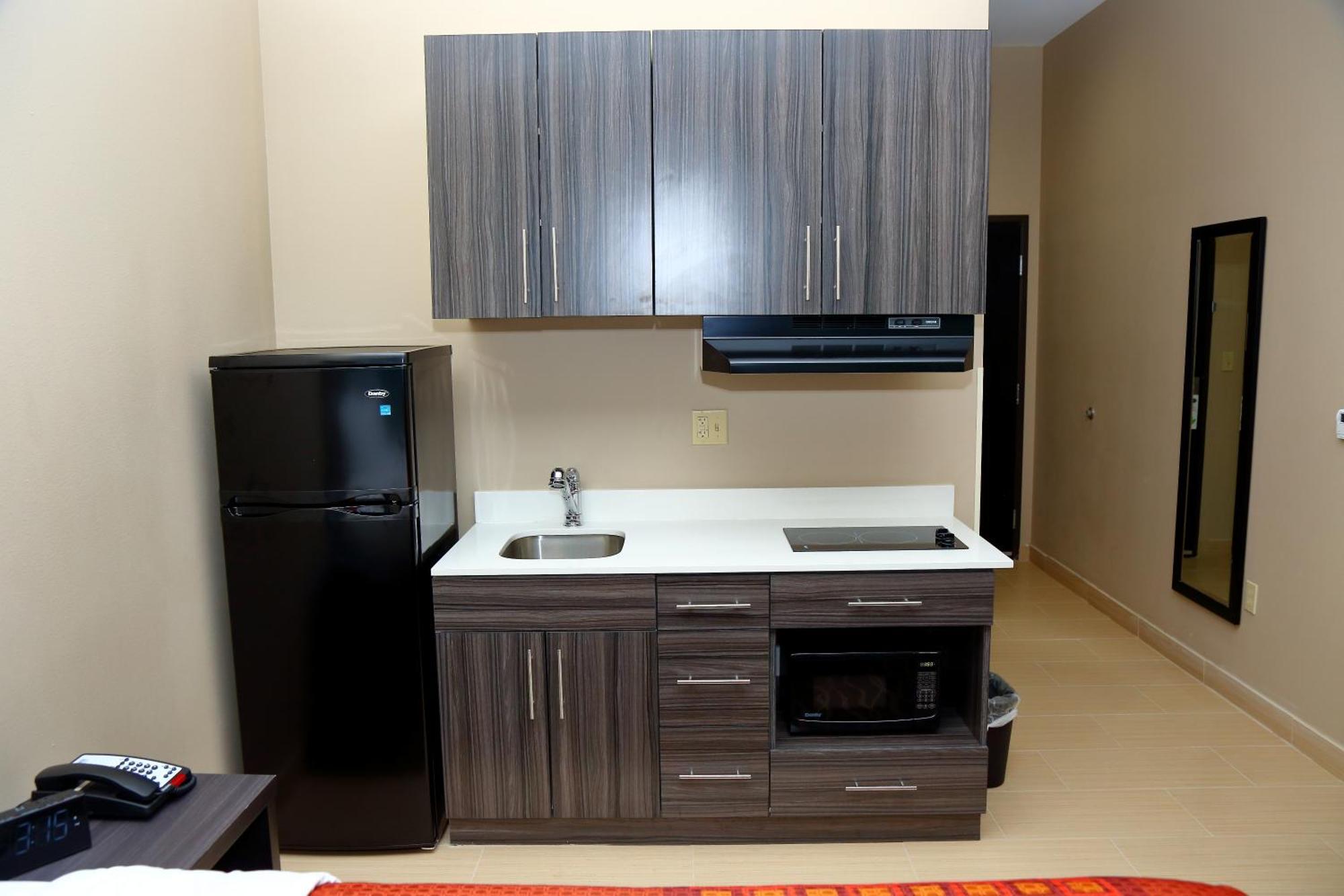 Americas Value & Suites-prairieville Hotel 2*
